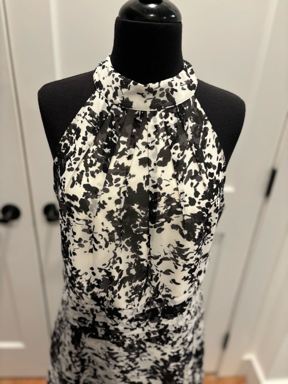 White House Black Market NEW Chiffon Halter Floral Midi Dress White Black 12 - Picture 6 of 16